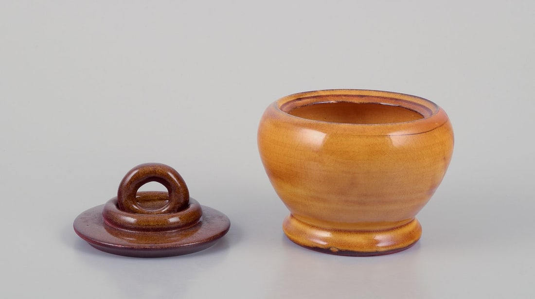 Suzanne Ramie for Atelier Madoura, France. Unique ceramic lidded jar. Mid-20th C. - 4