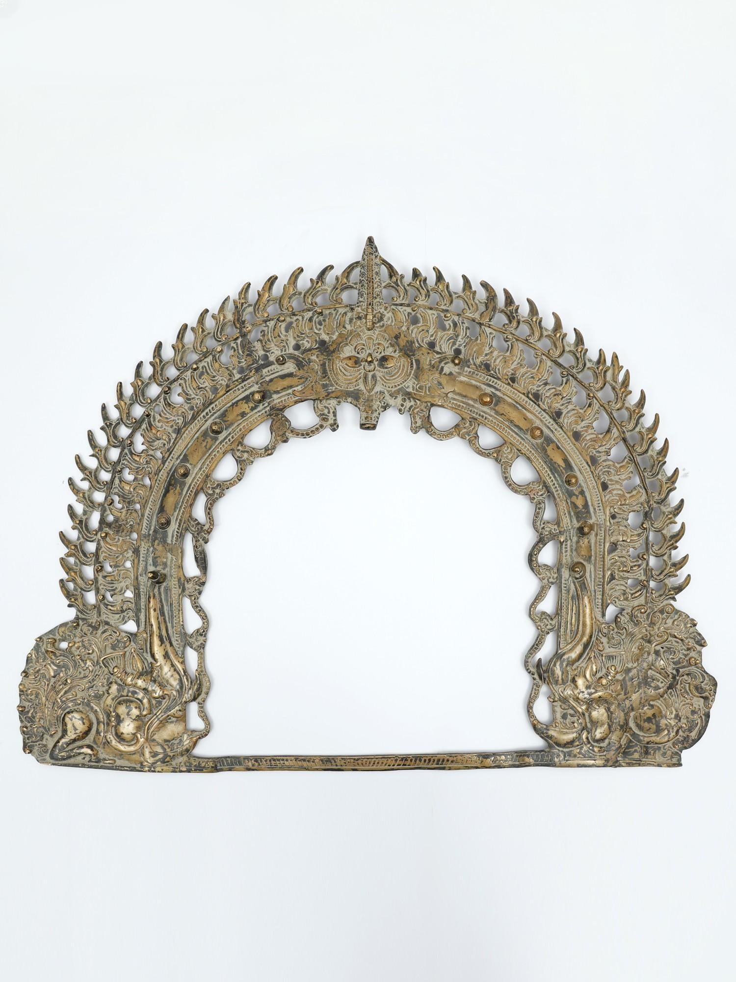31" Large Wall Hanging Kirtimukha Prabhavali in Brass: Description: --- Additional Information: itemcode: DDM598 Reserve: $570.00 Shipping: Domestic: Shipping rates are determined by destination International: Foreign shipping rates are determined by