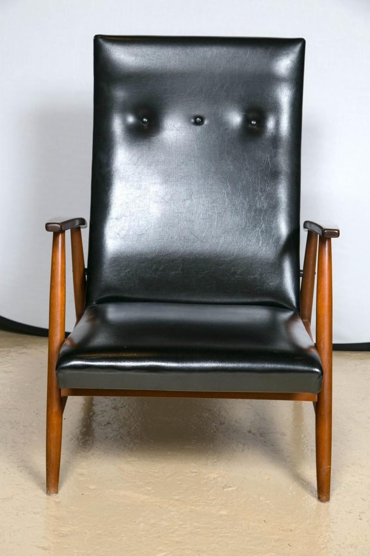 Pair of Mid Century Modern Scandinavian Teak and Black Lounge Chairs - 3