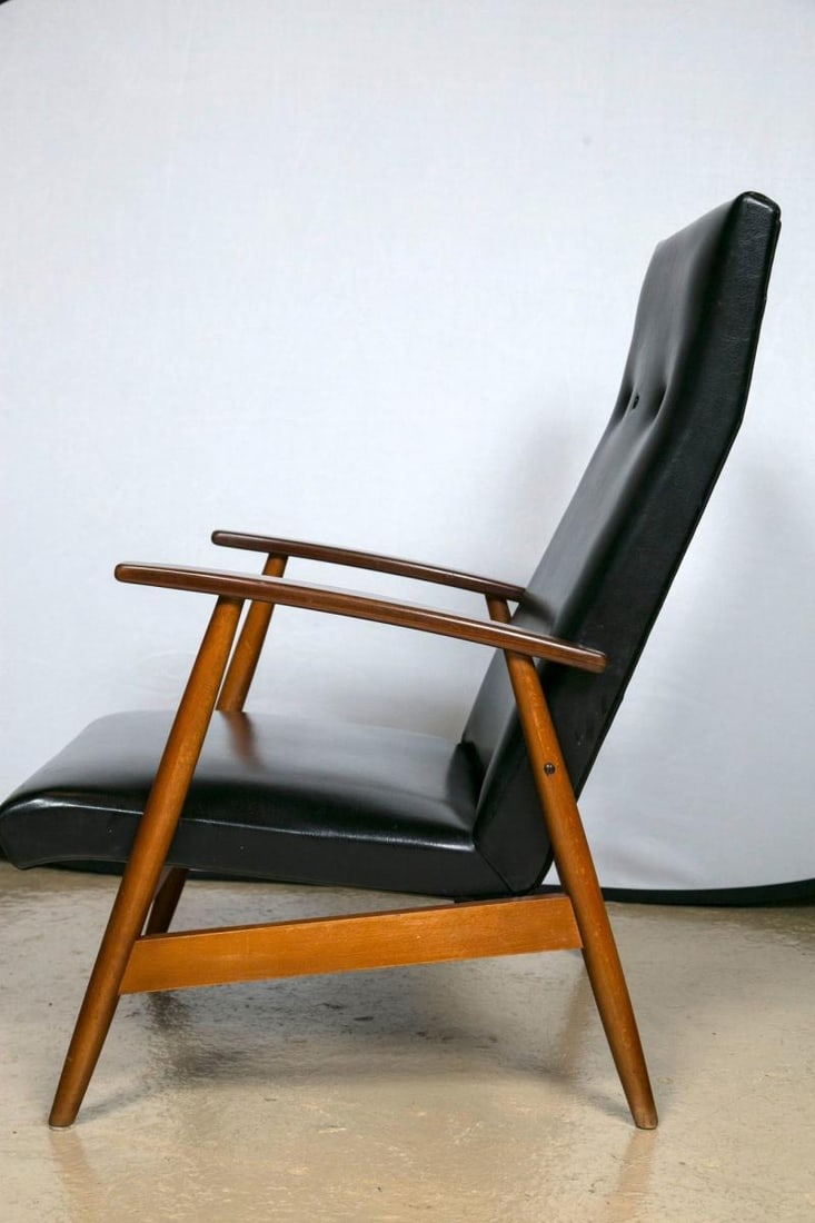 Pair of Mid Century Modern Scandinavian Teak and Black Lounge Chairs - 4