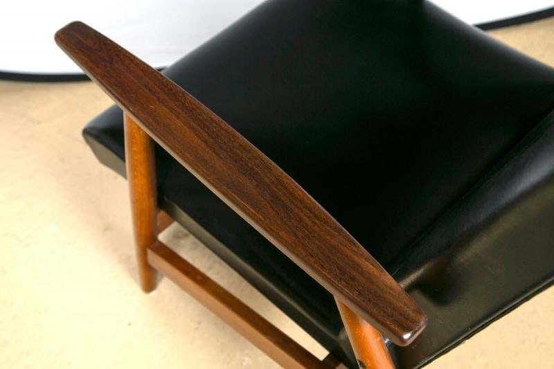 Pair of Mid Century Modern Scandinavian Teak and Black Lounge Chairs - 7