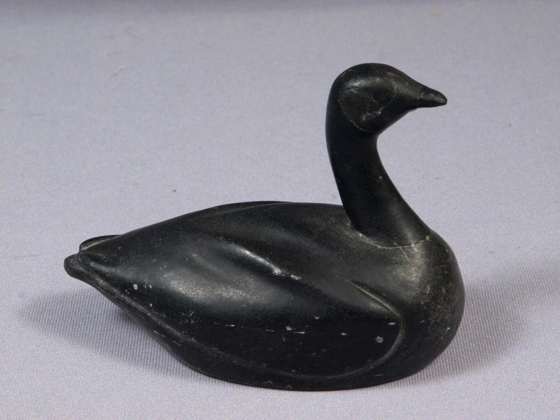Inuit Eskimo Native Canada Soapstone Carving Goose Levi Alasua Pirti Smith: This is a vintage Primitive Native American Eskimo Figurine. The figurine is made from stone and it is very beautiful. Ii is a figure of an arctic bird. It is signed at the bottom. It is made by Levi