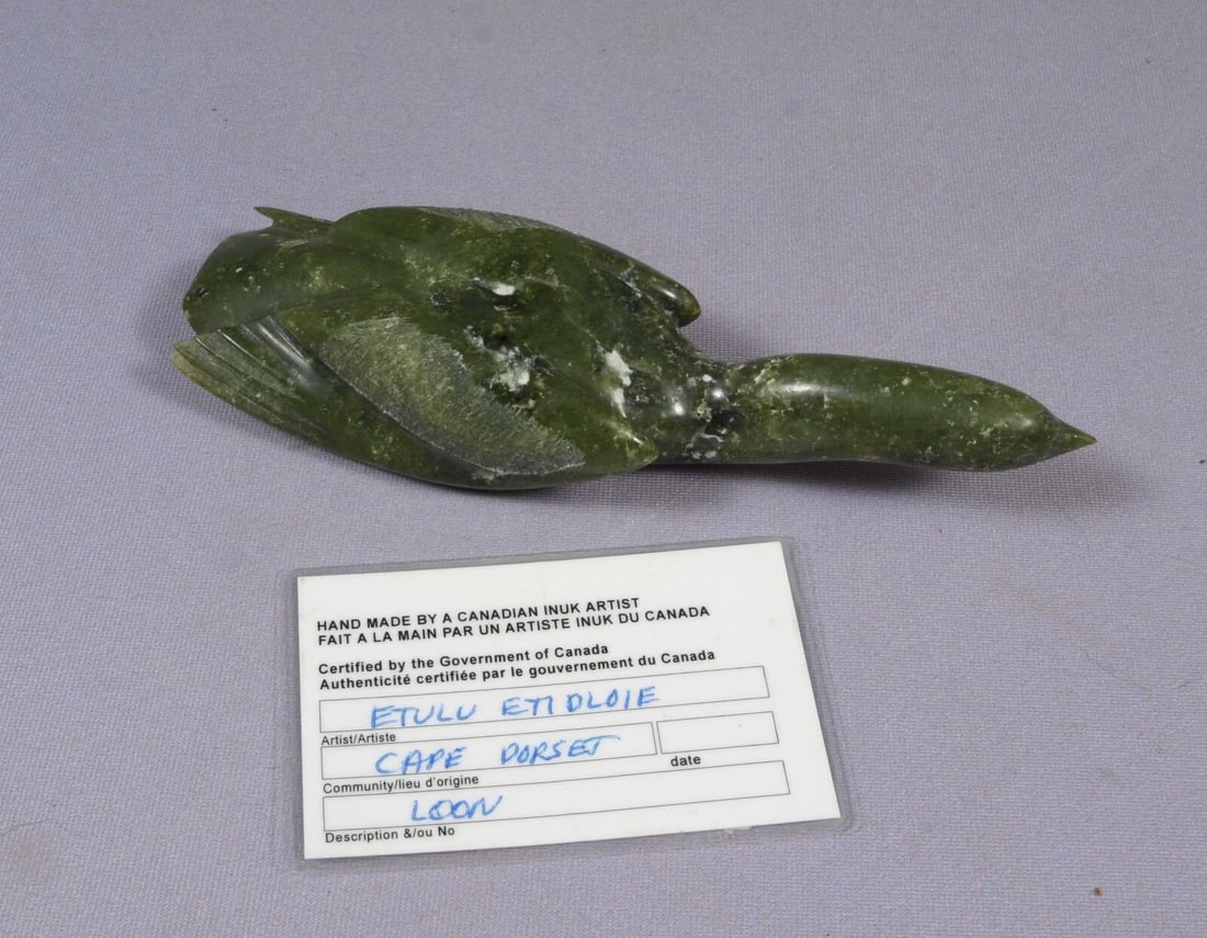 Vintage Native American Canadian Stone Carving bird Duck ETULU ETIDLOIE: This is a vintage Native American Figurine. The carving is a beautiful loon figure. The figurine is made from greenish soapstone. It is made and signed by ETULU ETIDLOIE. Etulu Etidloie was born in