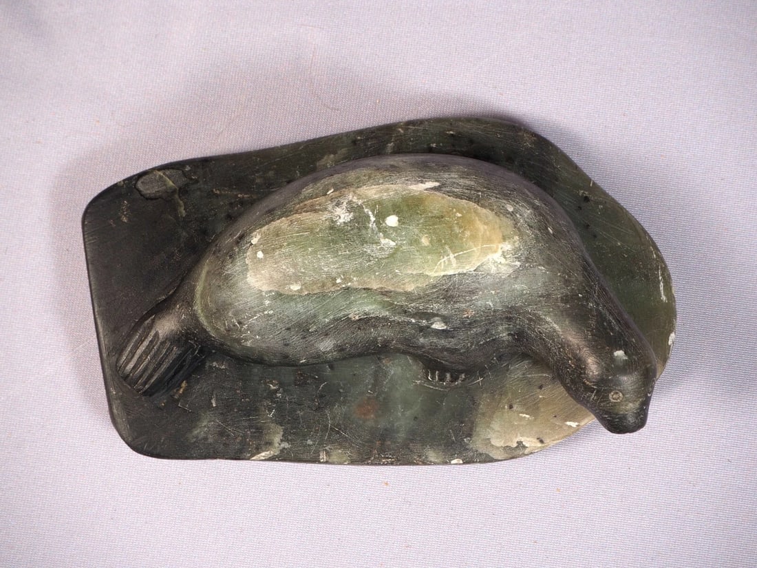 Soapstone Inuit Canada Carving Figurine Seal Walrus Green on stone Vintage (1 of 5)