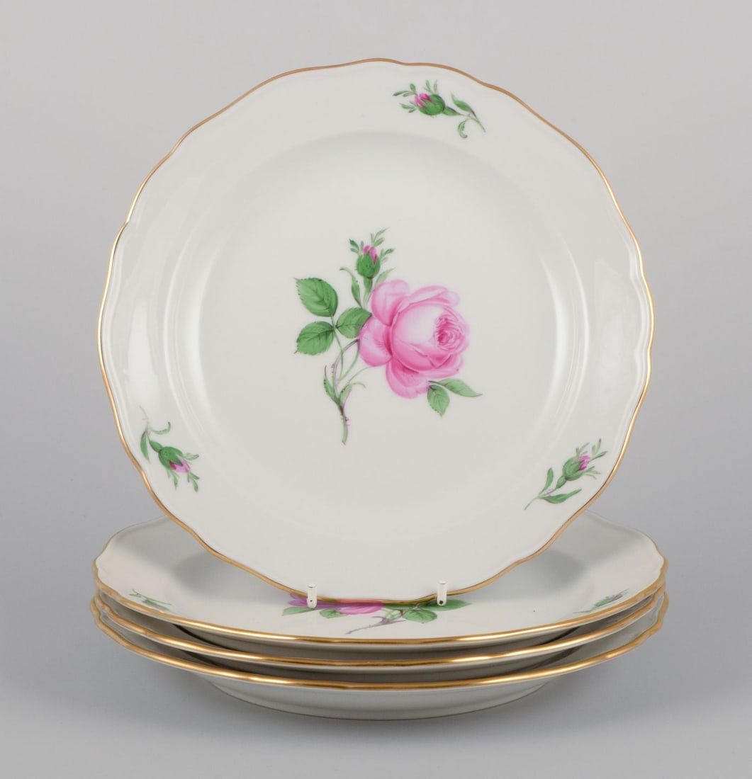 Meissen, Germany. Four lunch plates with motif of pink rose. Approx. 1920/30s. - 2