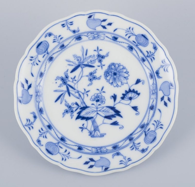 Meissen, Germany. A set of four 'Blue Onion' pattern porcelain plates. Marked.a - 5