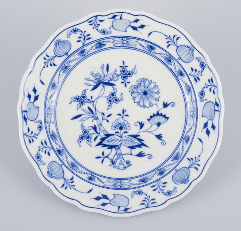 Meissen, Germany. A set of four 'Blue Onion' pattern porcelain plates. Marked.a - 6
