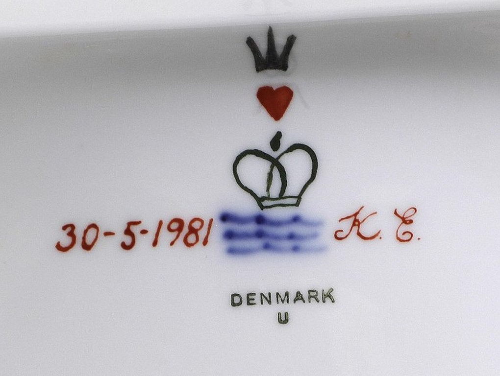 Gerhard Henning for Royal Copenhagen. Porcelain bobblehead doll 'Ane Mari' decorated with overglaze - 8