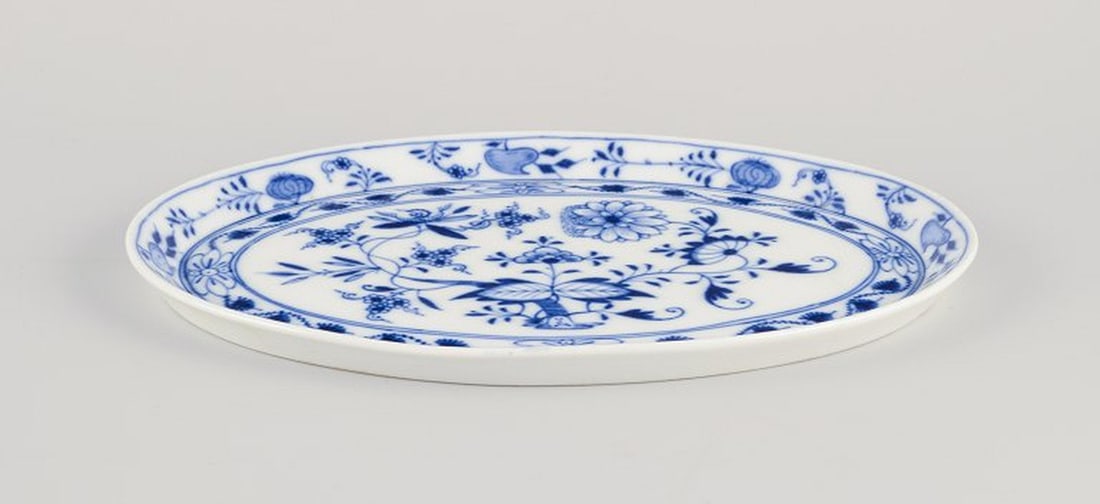 Meissen, Germany. Blue Onion tray in porcelain. Circa 1900. (1 of 8)