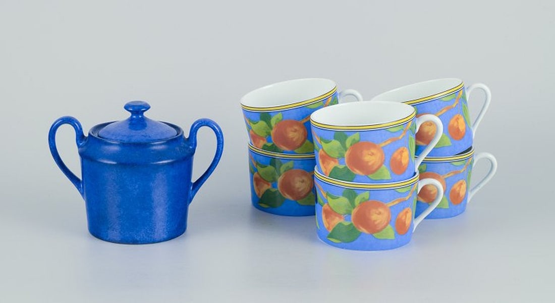 Limoges / Laure Japy, Paris. Six coffee cups and a sugar bowl in porcelain. 1994-1997. - 2