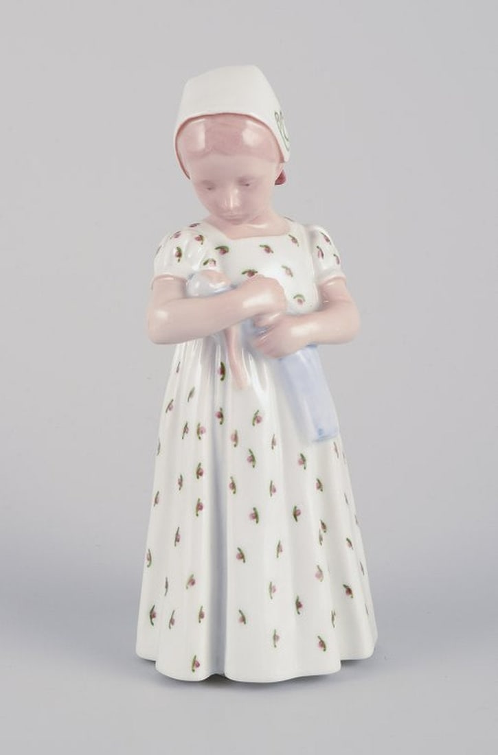 Mary Ingeborg Plockross Irminger for Bing & Grøndahl, Denmark. Porcelain figurine of a girl - 2