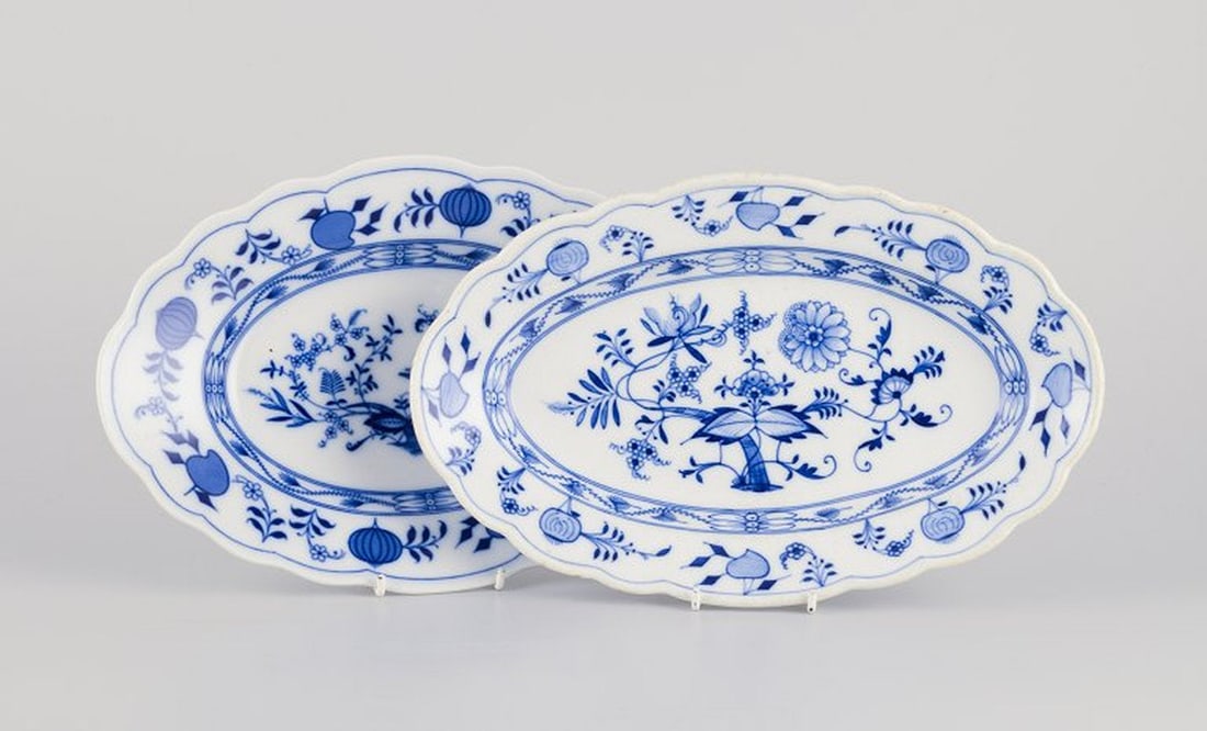 Stadt Meissen, Germany. Two oval serving dishes. Blue Onion-patterned decoration. Early 20th (1 of 10)