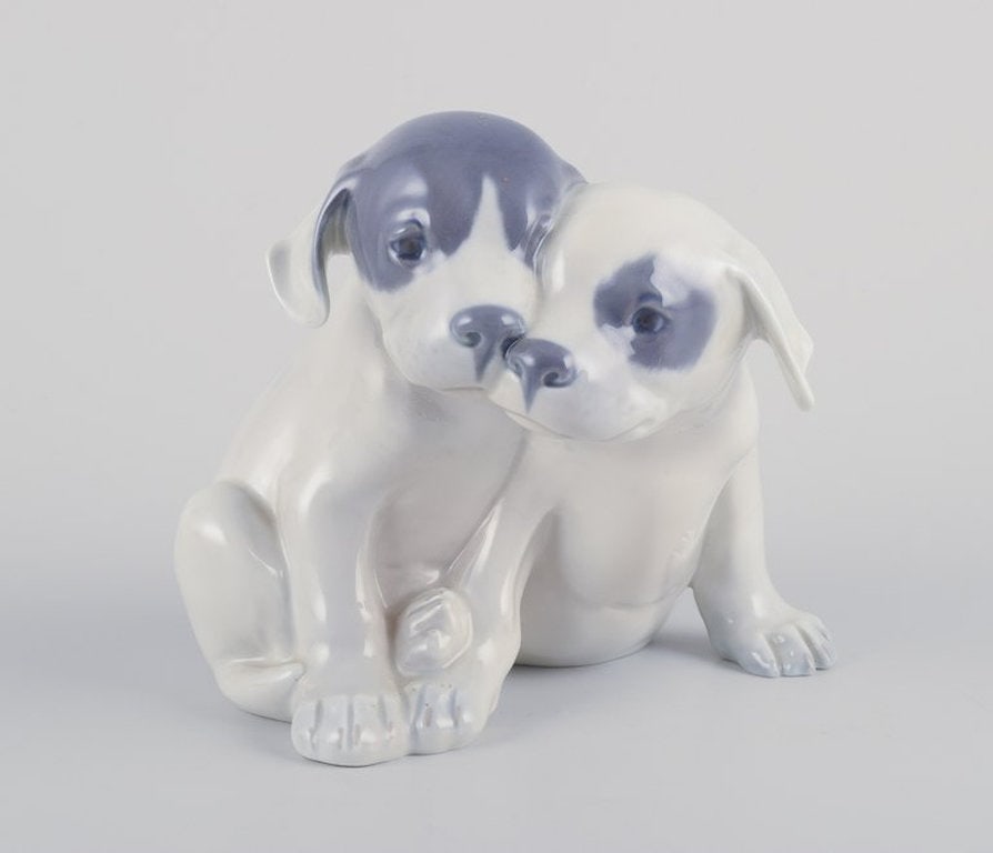 Royal Copenhagen. Porcelain figurine of two Pointer puppies. Circa 1930. - 2