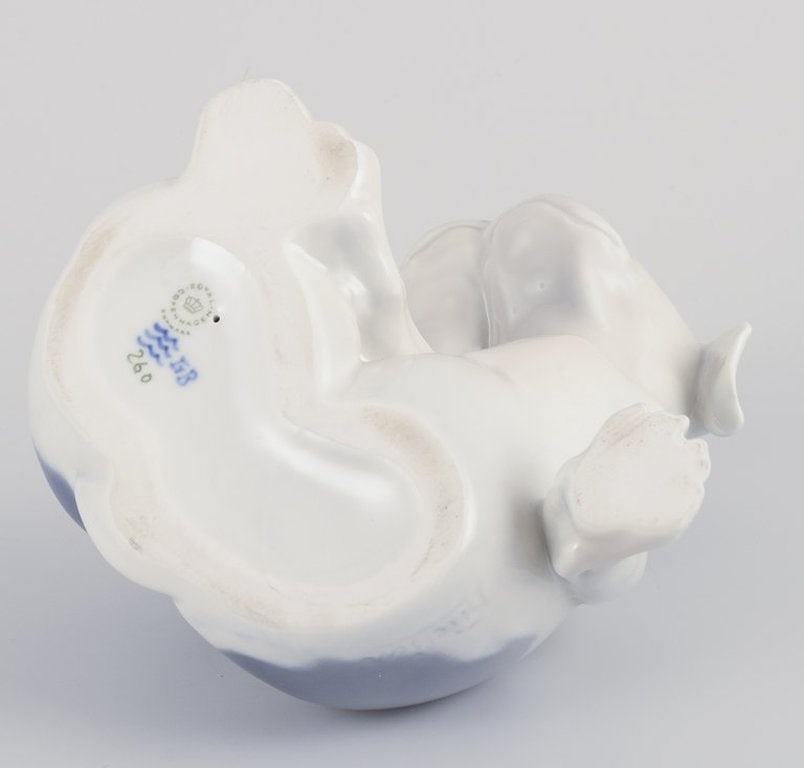 Royal Copenhagen. Porcelain figurine of two Pointer puppies. Circa 1930. - 7