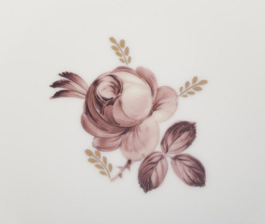 Royal Copenhagen. Brun Rose porcelain centrepiece with gold edge. 1980-1984. - 4