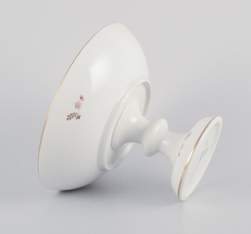Royal Copenhagen. Brun Rose porcelain centrepiece with gold edge. 1980-1984. - 6