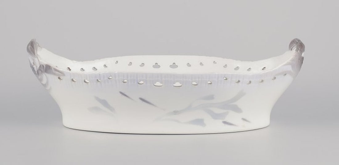 Royal Copenhagen. Large Art Nouveau porcelain jardinière. Late 19th century. - 3