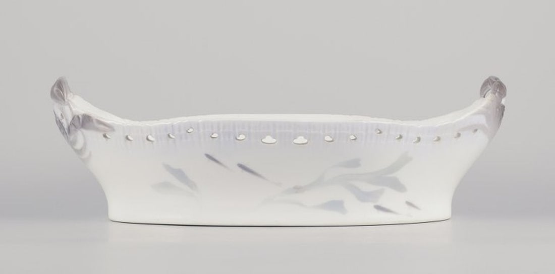 Royal Copenhagen. Large Art Nouveau porcelain jardinière. Late 19th century. - 4