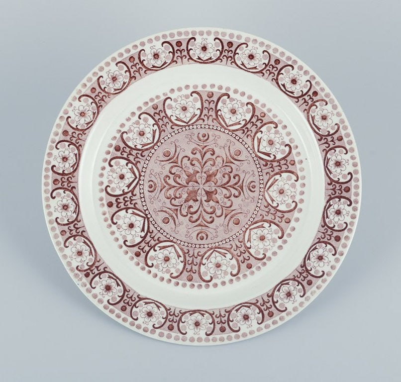 Raija Uosikkinen for Arabia, Finland. Round 'Ali' retro dish in faience. Circa 1960. (1 of 6)