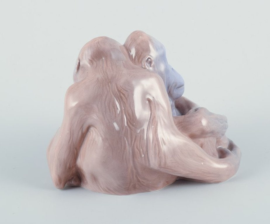 Knud Kyhn for Royal Copenhagen. Rare porcelain figurine of two orangutans. Dated early 1900s. - 6