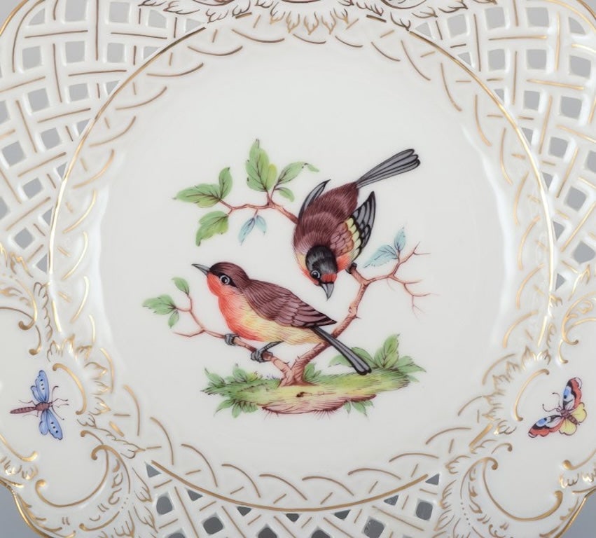 Meissen, Germany. Open lace porcelain plate. Hand-painted with a bird motif and insects, gold trim. - 3