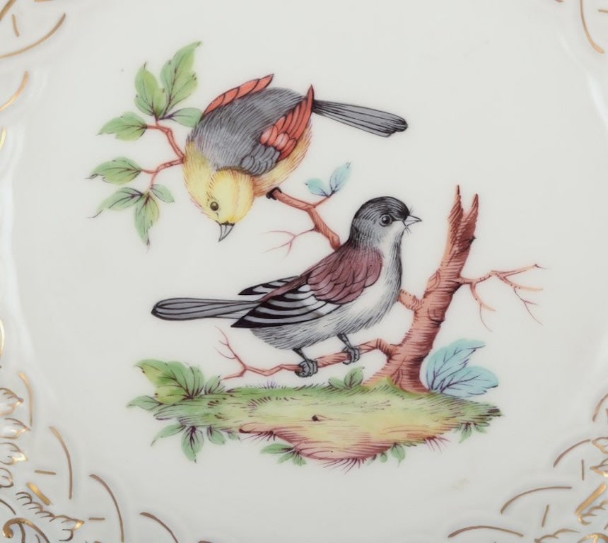 Meissen, Germany. Open lace porcelain plate. Hand-painted with a bird motif and insects, gold trim. - 4
