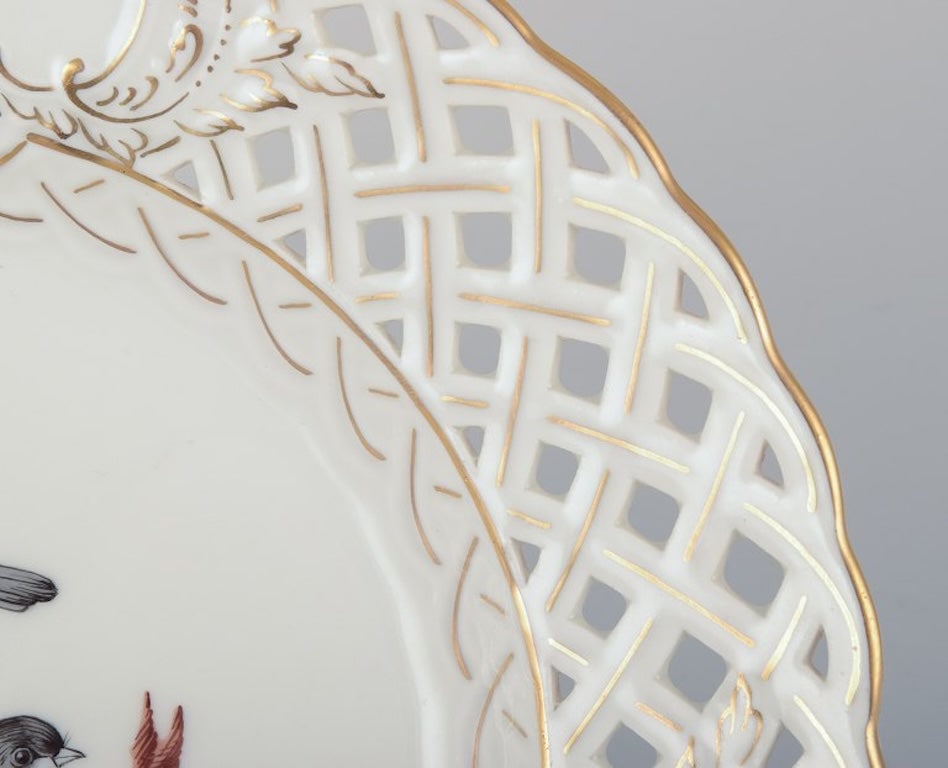 Meissen, Germany. Open lace porcelain plate. Hand-painted with a bird motif and insects, gold trim. - 7