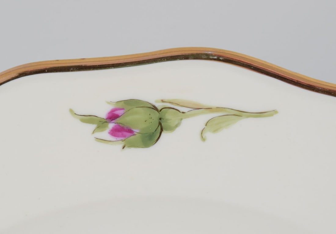 Meissen, Germany. A set of four "Pink Rose" deep dinner plates in porcelain. Approx. 1930s - 8