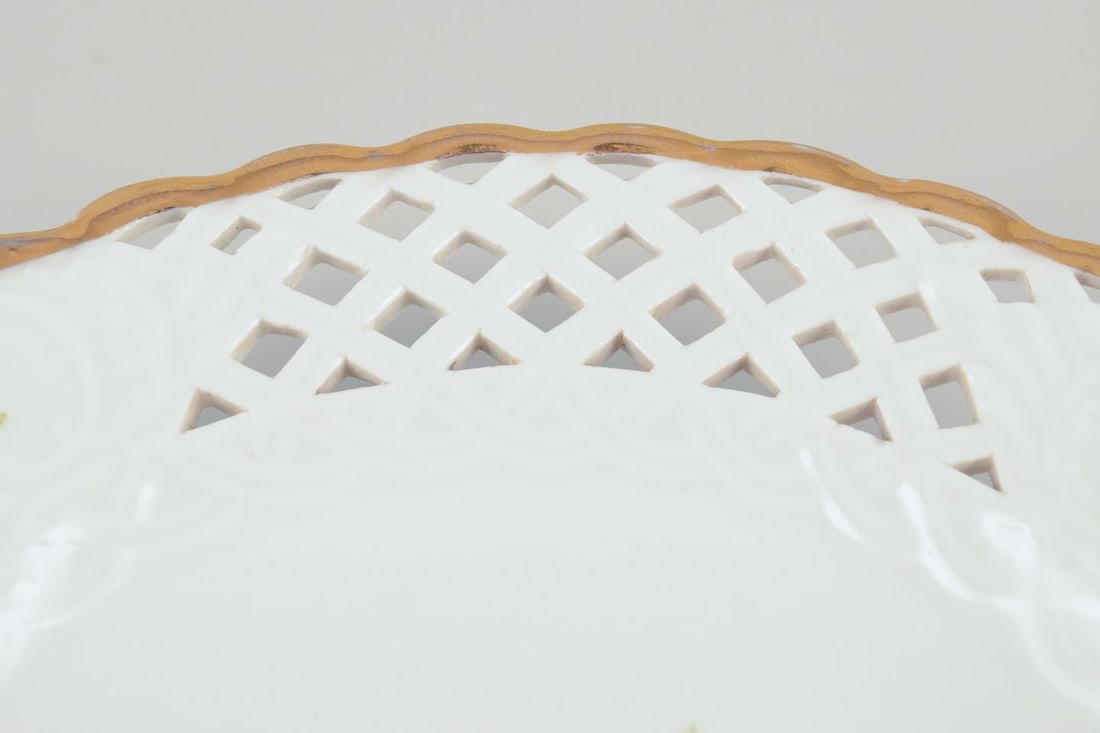 Meissen, Germany. A set of eight "Pink Rose" reticulated plates in porcelain. Approx. 1930s - 7