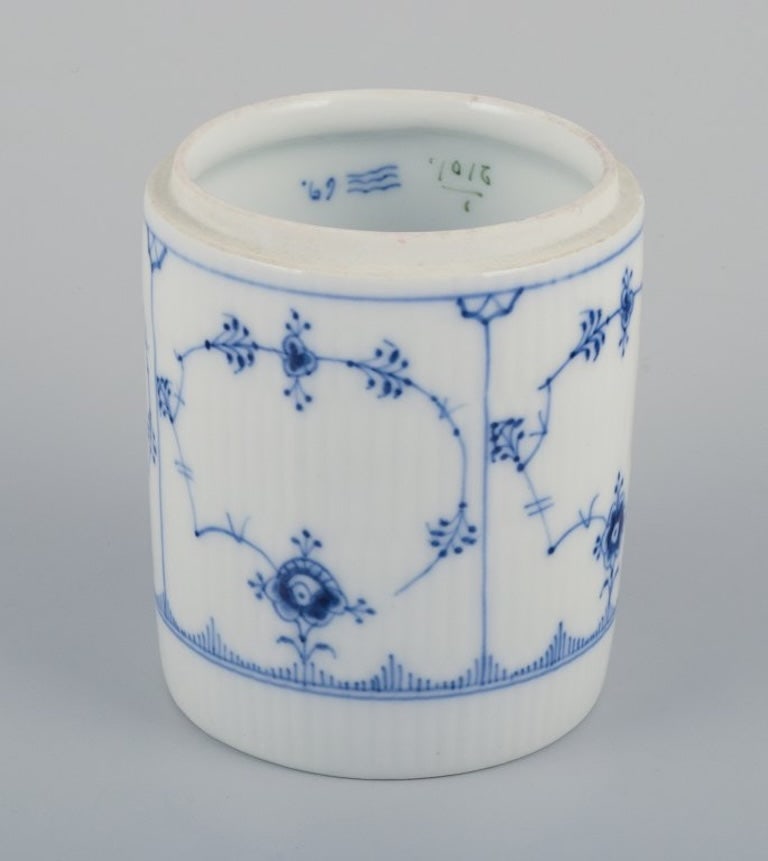 Royal Copenhagen Blue Fluted. Rare porcelain tea jar, missing lid. Early 1900s. - 4