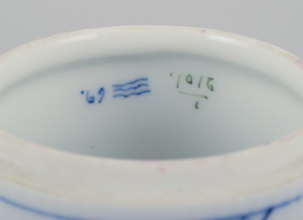 Royal Copenhagen Blue Fluted. Rare porcelain tea jar, missing lid. Early 1900s. - 7