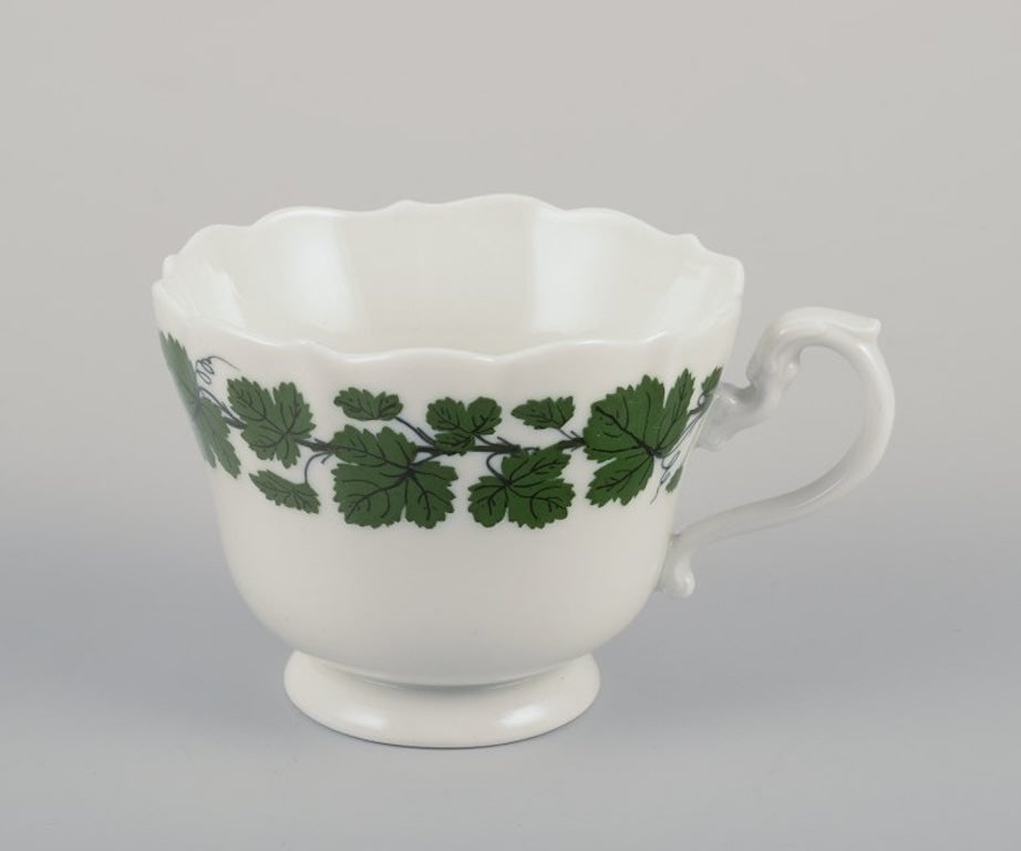 Meissen, Germany. 'Green Ivy Vine' three coffee cups with saucers. 1920s/30s. - 4