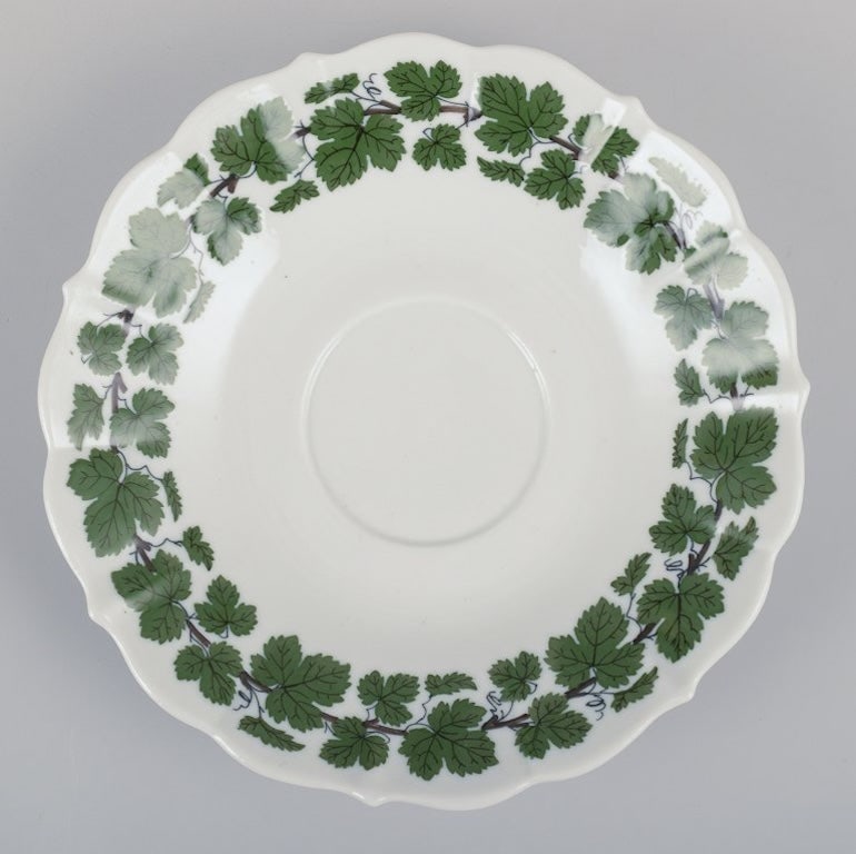 Meissen, Germany. 'Green Ivy Vine' two large breakfast cups with saucers. 1920s/30s. - 9