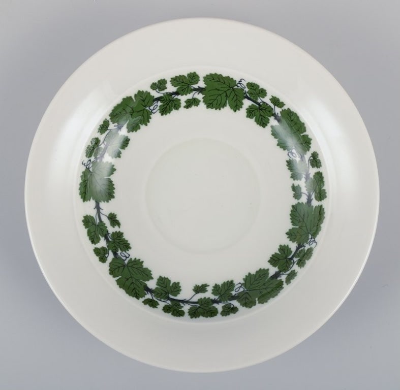 Meissen, Germany. 'Green Ivy Vine' two large coffee cups with matching saucers. 1920s/30s. - 10