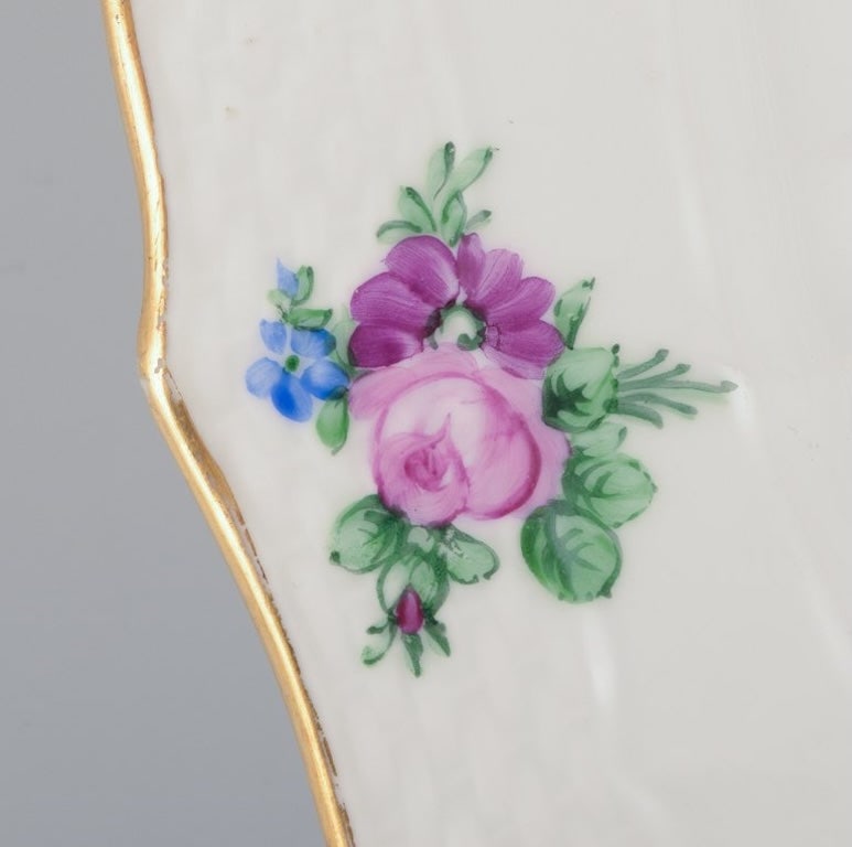 Royal Copenhagen Saxon Flower. Large round serving dish in porcelain. Approximately 1930s. - 6