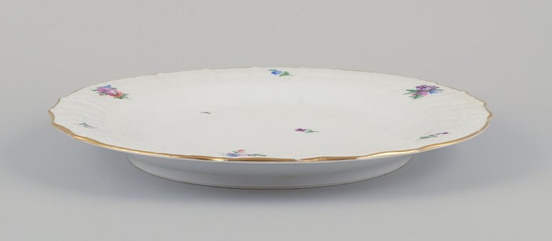 Royal Copenhagen Saxon Flower. Large round serving dish in porcelain. Approximately 1930s. - 7