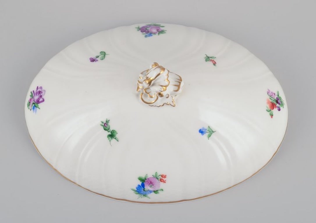 Royal Copenhagen Saxon Flower. Large oval lidded terrine in porcelain. Early 1900s. - 7