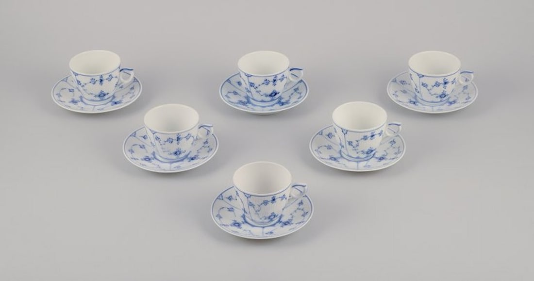 Royal Copenhagen Blue Fluted Plain. Set of six coffee cups with matching saucers. 1950s/1960s. - 2