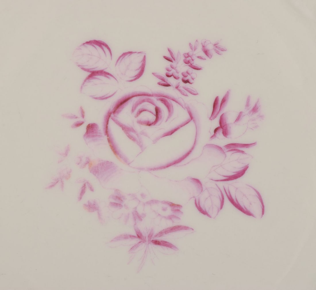 Herend, Hungary. A set of six porcelain dinner plates with purple floral motifs. Mid-20th C. - 9
