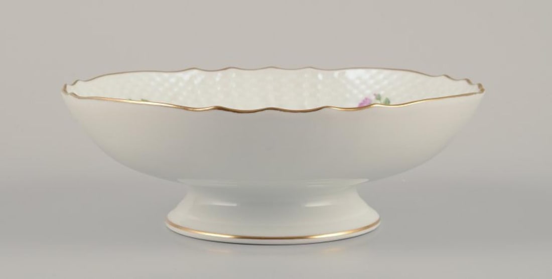 Royal Copenhagen Saxon Flower. Two porcelain compotes. Approx. 1930 - 6