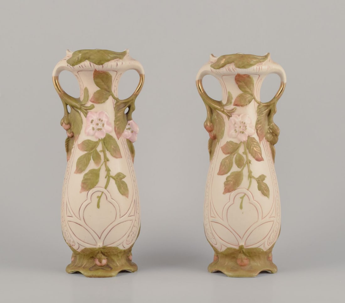 Royal Dux, Czech Republic. Pair of Art Nouveau vases in porcelain with floral relief. Approx. 1920s. - 3