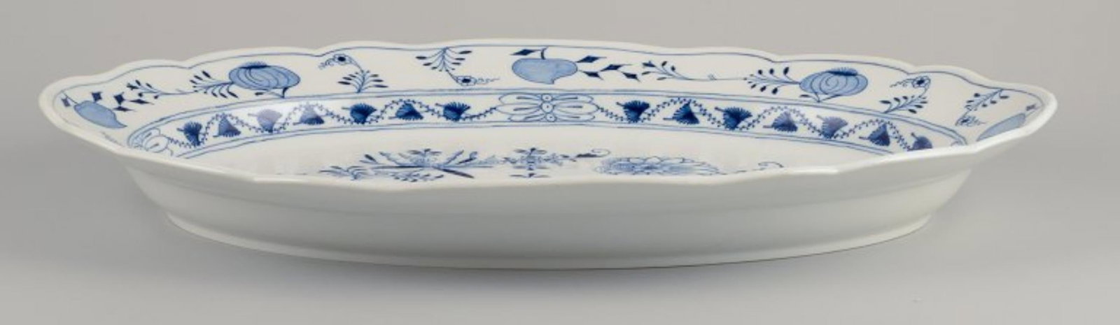 Meissen, Germany. Large Blue Onion pattern serving platter. Approx. 1900s. - 4