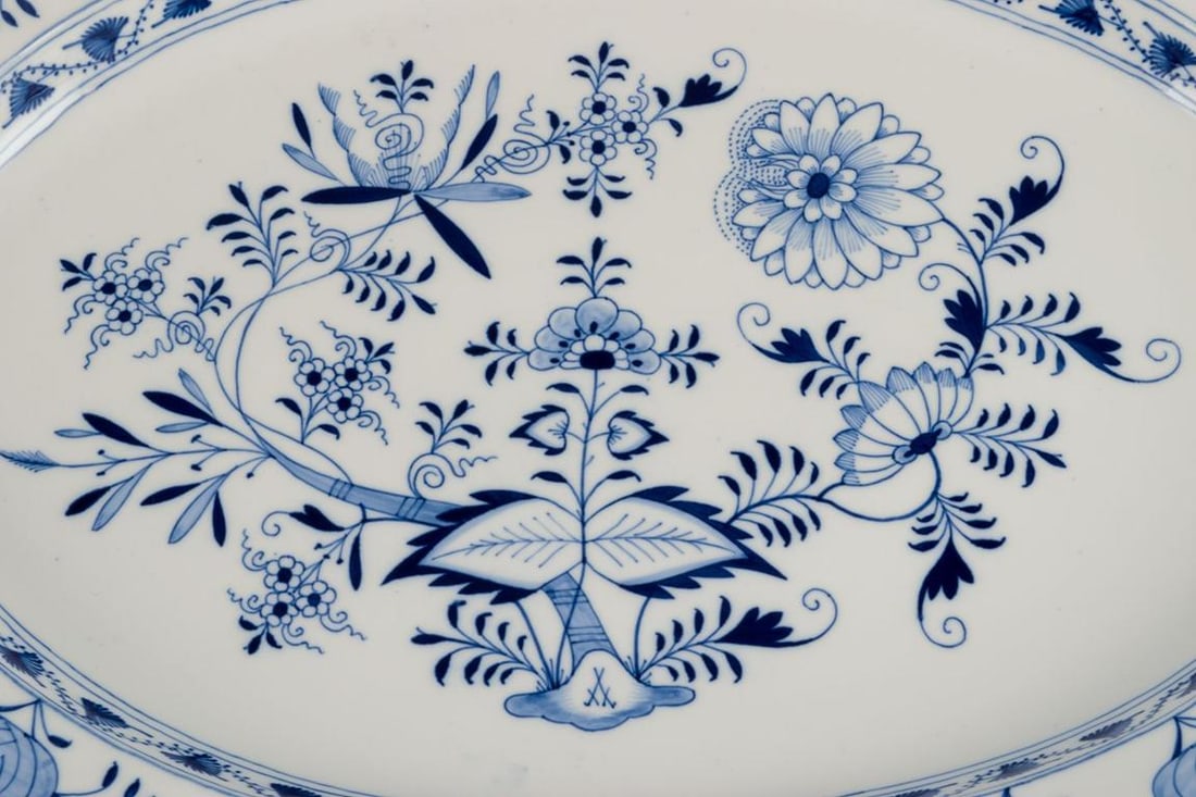 Meissen, Germany. Large Blue Onion pattern serving platter. Approx. 1900s. - 5