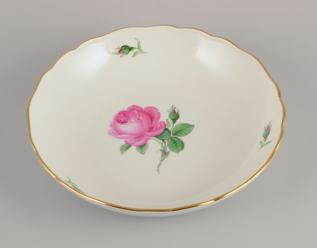 Meissen, Germany. Large porcelain bowl. Hand-painted with pink rose, gold rim. 1920s/30s.: Meissen, Germany. Large porcelain bowl. Hand-painted with pink rose, gold rim. 1920s/30s. Signed. Third factory quality. Perfect condition. Dimensions: Diameter 25.0 cm x Height 5.5 cm.; Meissen, Germ