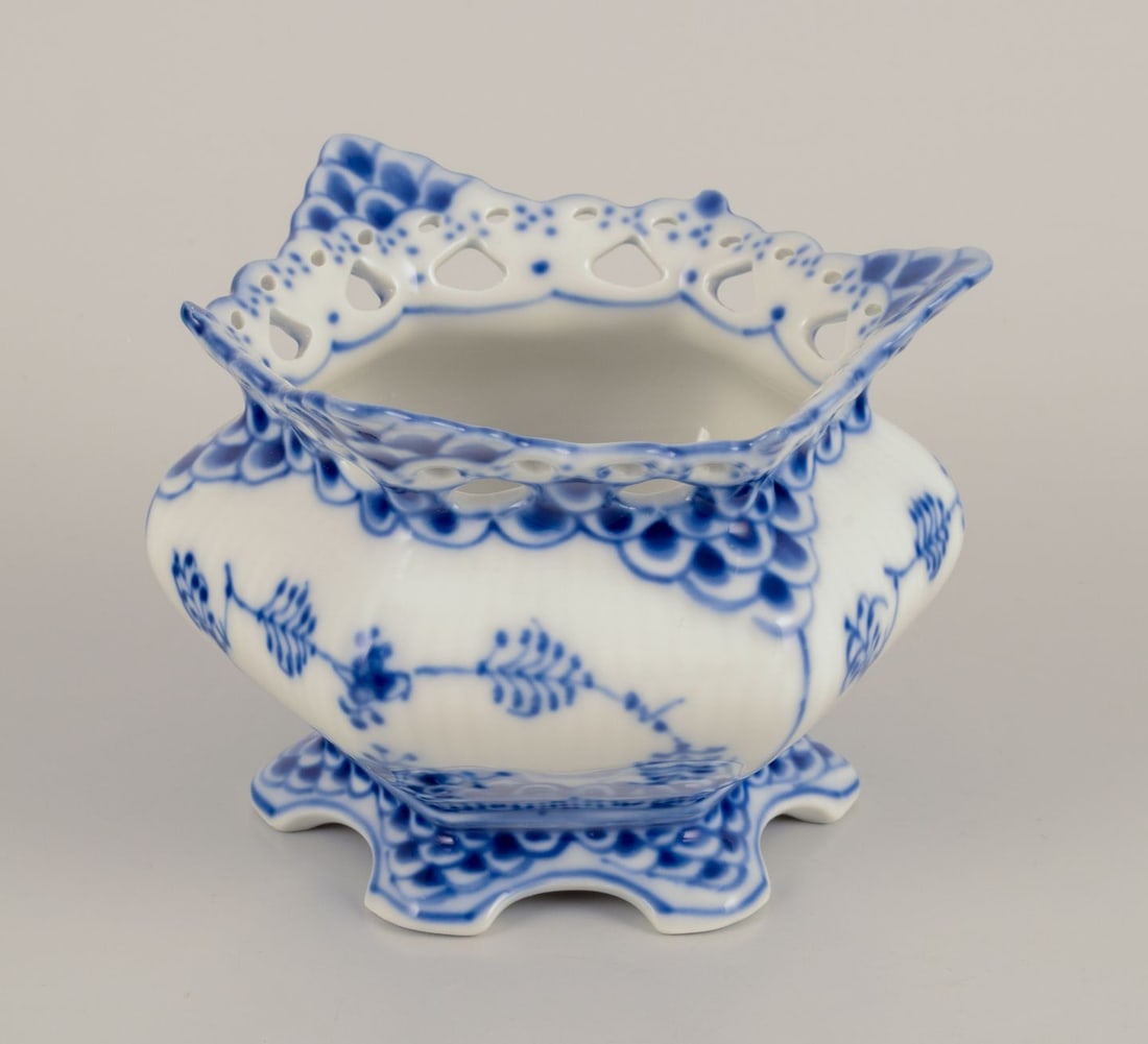 Royal Copenhagen Blue Fluted Full Lace sugar bowl in porcelain. - 3