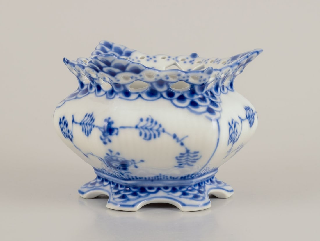 Royal Copenhagen Blue Fluted Full Lace sugar bowl in porcelain. - 4