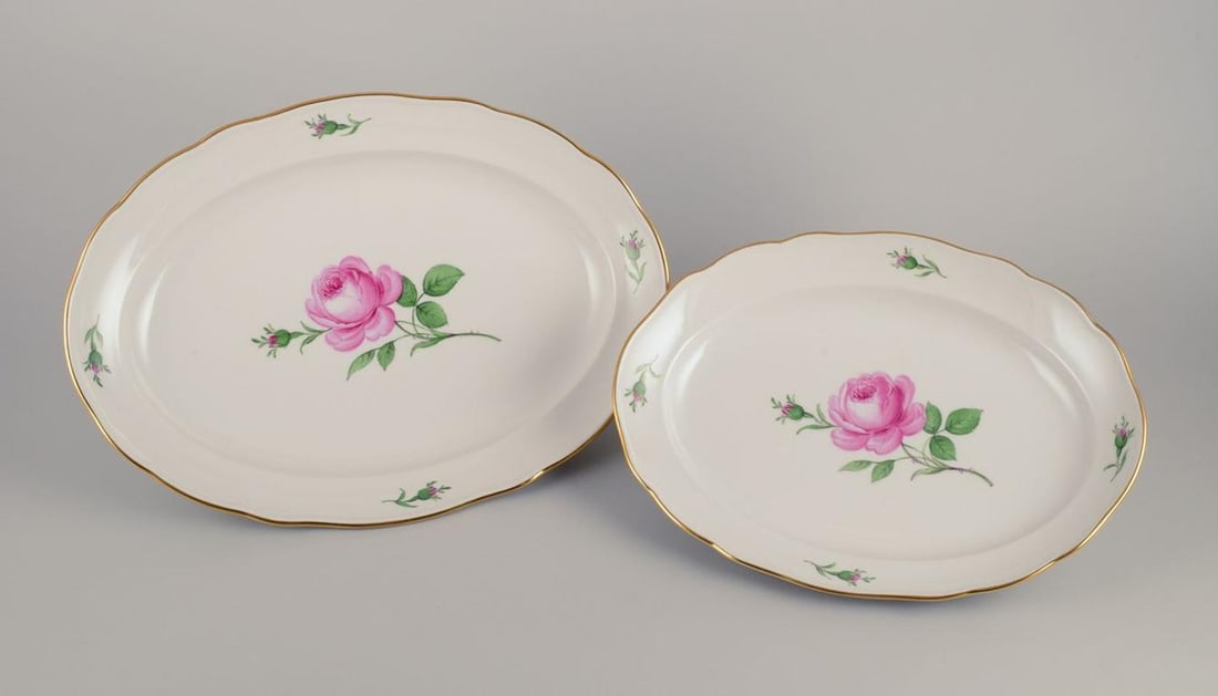 Meissen, two large oval "Pink Rose" serving platters with pink rose, gold rim. 1920s/30s (1 of 10)