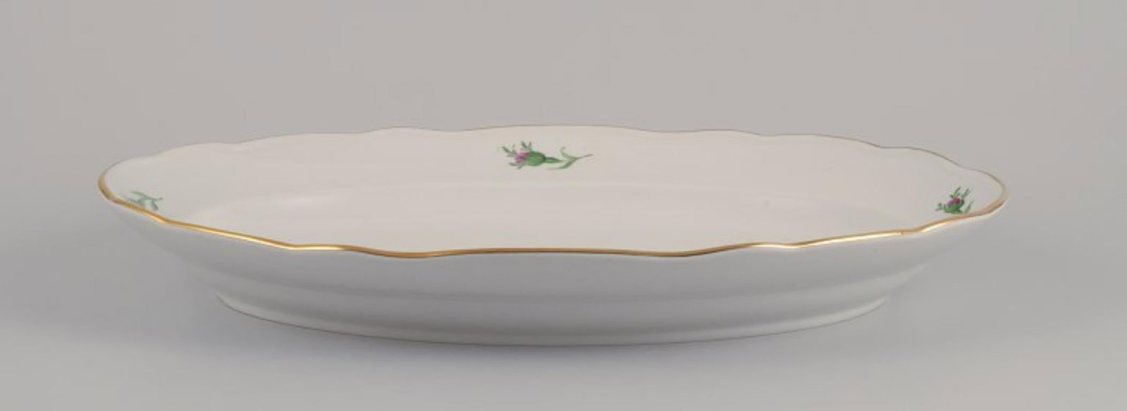 Meissen, two large oval "Pink Rose" serving platters with pink rose, gold rim. 1920s/30s - 4