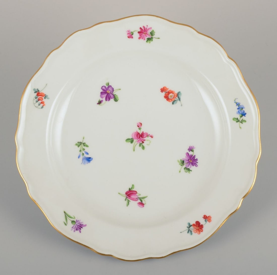 Meissen, Germany. Five porcelain plates with floral motifs, gold rim. Approx. 1920s/1930s. - 3