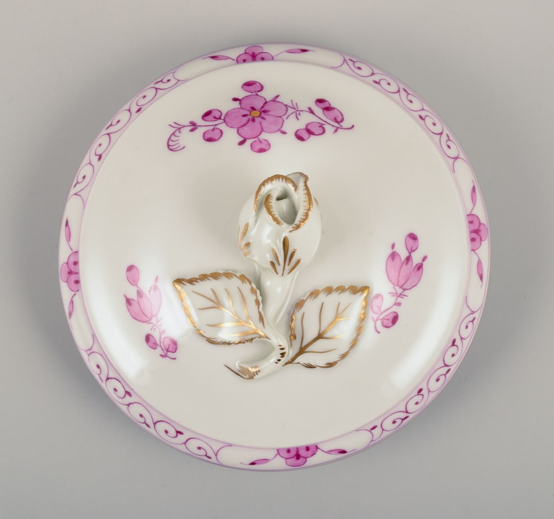 Meissen, Germany. "Pink Indian" porcelain coffee pot with purple floral motifs, gold rim. Mid-20th - 7
